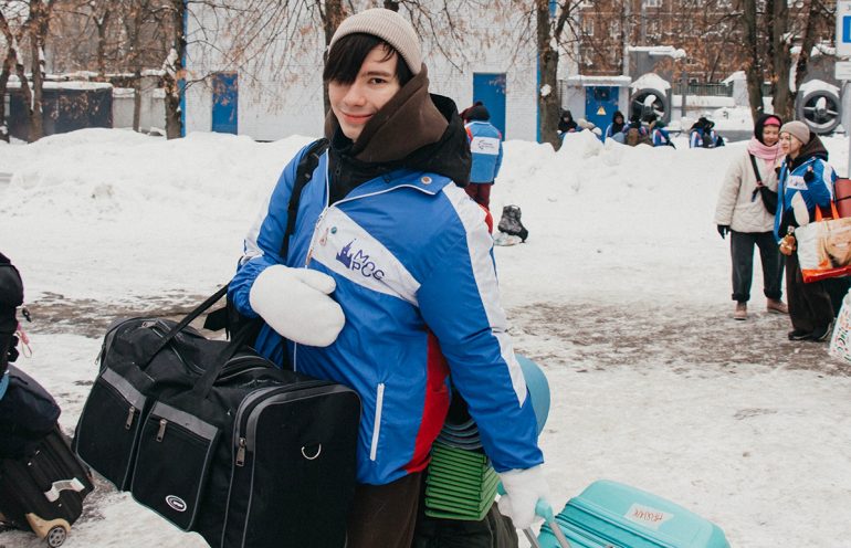 В Николо-Сольбинском монастыре высадился добрый «Снежный десант»