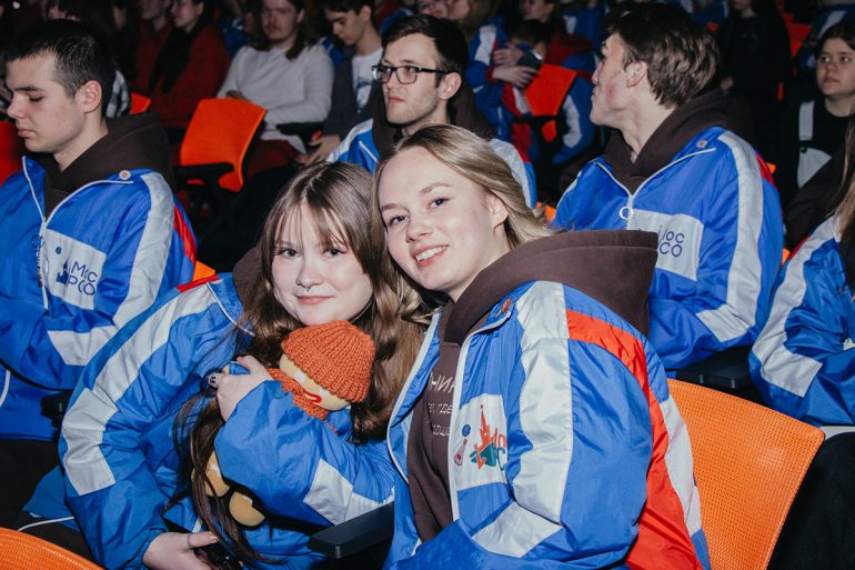 В Николо-Сольбинском монастыре высадился добрый «Снежный десант»