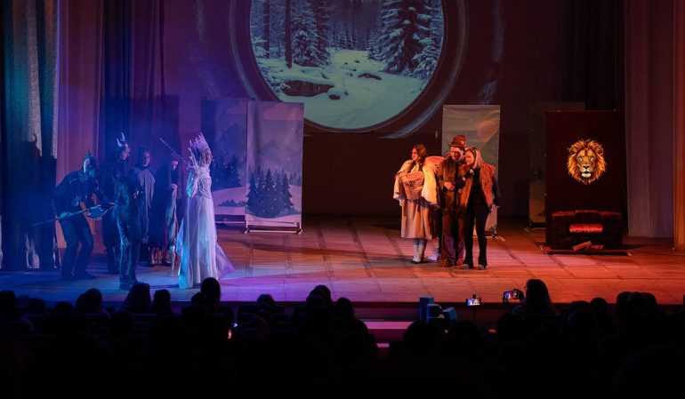 1 марта состоится показ спектакля по «Хроникам Нарнии», в котором смогут принять участие юные зрители