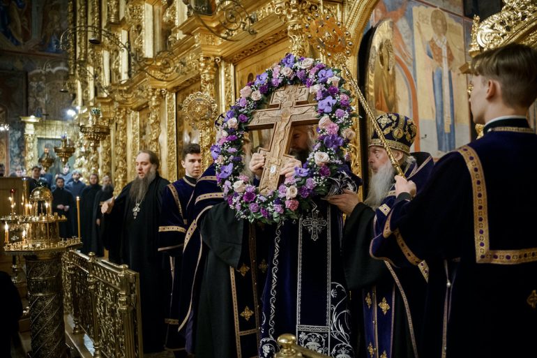 Орудие казни, ставшее Древом Жизни: символика и история происхождения Креста Господня