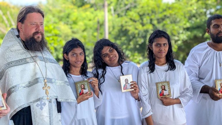На острове Маврикий крещение в православную веру приняли пять человек
