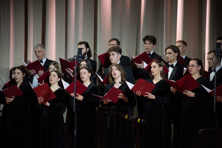 На фестивале в храме Христа Спасителя определили лучшие хоры воскресных школ Москвы