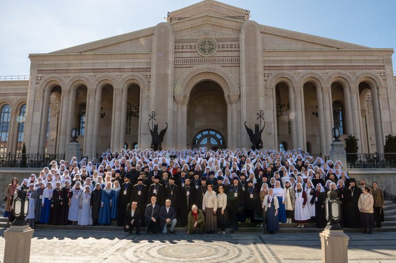 Около 500 человек приняли участие в Первом съезде сестер милосердия Крыма и Новороссии