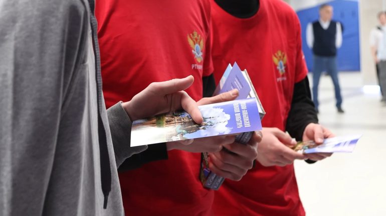 Молодежная «Команда Арктики», которая помогает Николо-Сольбинскому монастырю, отмечает двухлетие