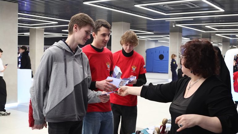 Молодежная «Команда Арктики», которая помогает Николо-Сольбинскому монастырю, отмечает двухлетие