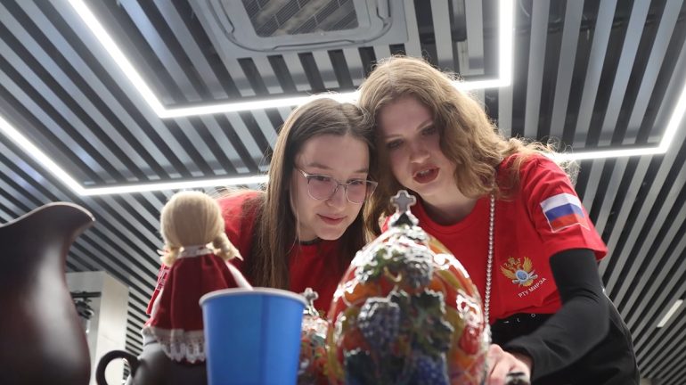 Молодежная «Команда Арктики», которая помогает Николо-Сольбинскому монастырю, отмечает двухлетие