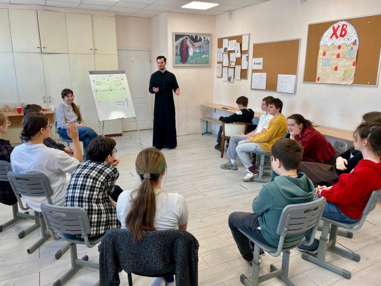 Подростки поразмышляли о том, каким человек открывает для себя Бога