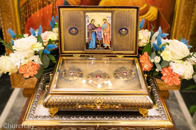По Беларуси проносят частицу Пояса Пресвятой Богородицы