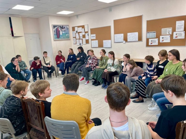 Ребята на приходе Сергия Радонежского в Солнцево начали свой путь к Пасхе