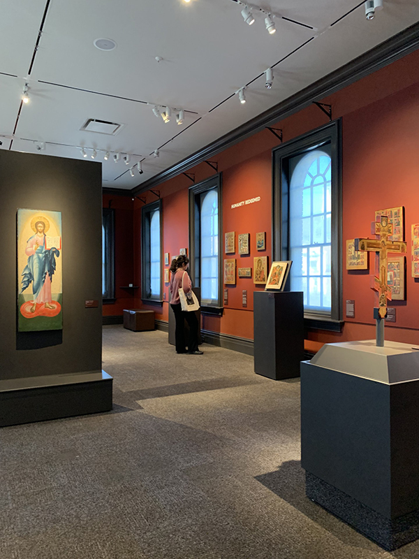 Мост между материками: в американском Клинтоне показывают уникальные русские иконы