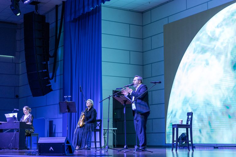 Стереоспектакль по мотивам публикаций журнала «Фома» посмотрели в Пятигорске