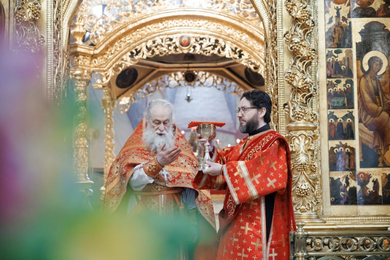 Что и как служат на Радоницу?