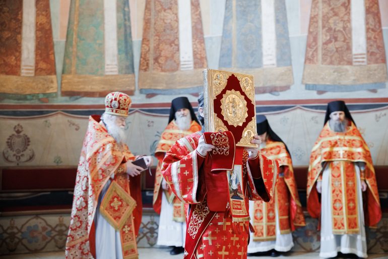 Что и как служат на Радоницу?