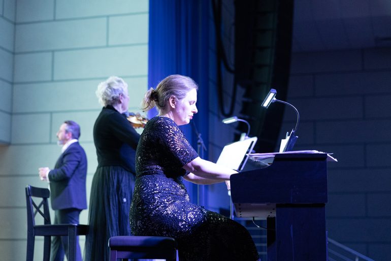 Стереоспектакль по мотивам публикаций журнала «Фома» посмотрели в Пятигорске