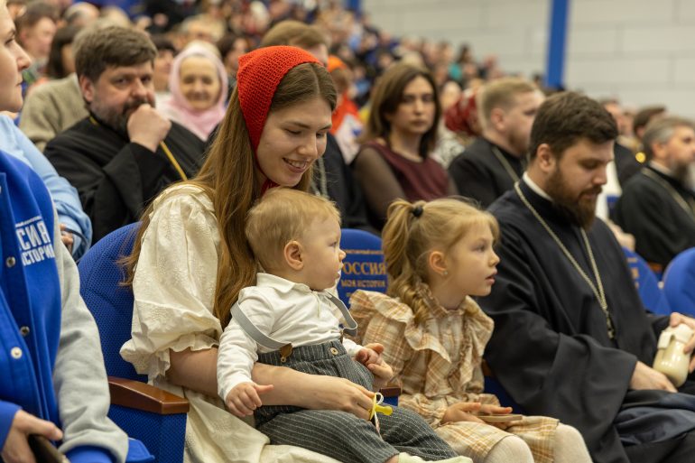 Стереоспектакль по мотивам публикаций журнала «Фома» посмотрели в Пятигорске