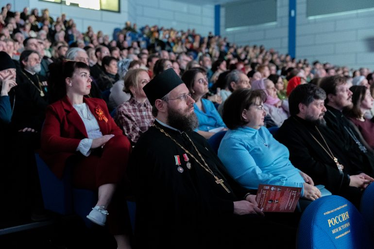 Стереоспектакль по мотивам публикаций журнала «Фома» посмотрели в Пятигорске