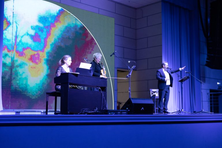 Стереоспектакль по мотивам публикаций журнала «Фома» посмотрели в Пятигорске