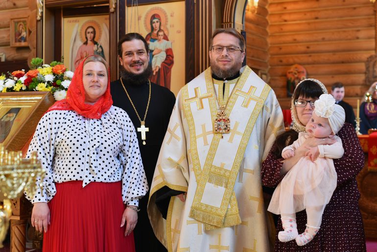 В кризисном центре для мам в Кикнуре крестили уже третьего младенца