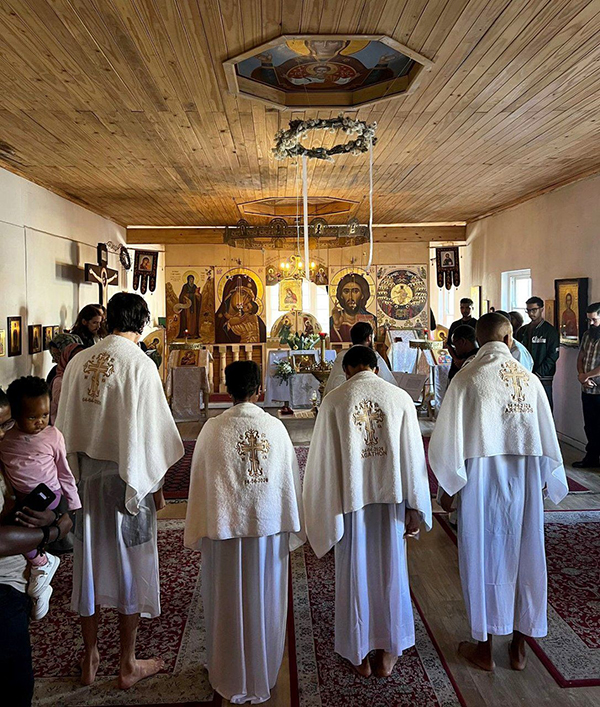 Четыре человека приняли православное крещение в Кейптауне