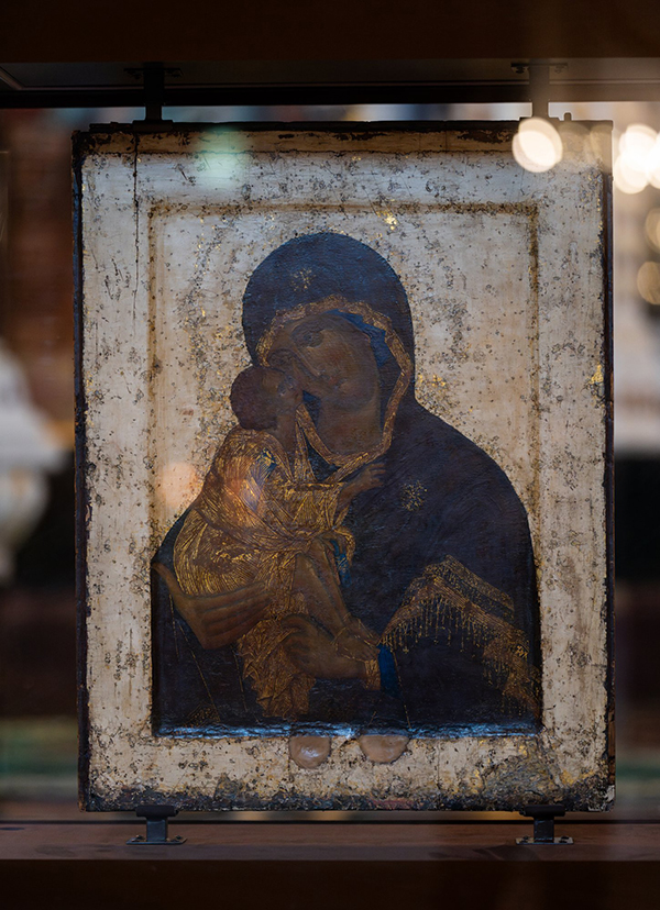 Святыня – это предмет молитвы и поклонения: патриарх Кирилл поблагодарил Владимира Путина за возвращение Церкви Владимирской и Донской икон Богородицы