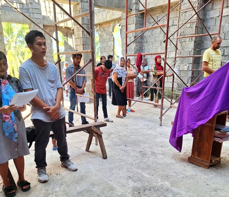 В строящемся храме апостола Фомы на острове Минданао совершили первую Литургию