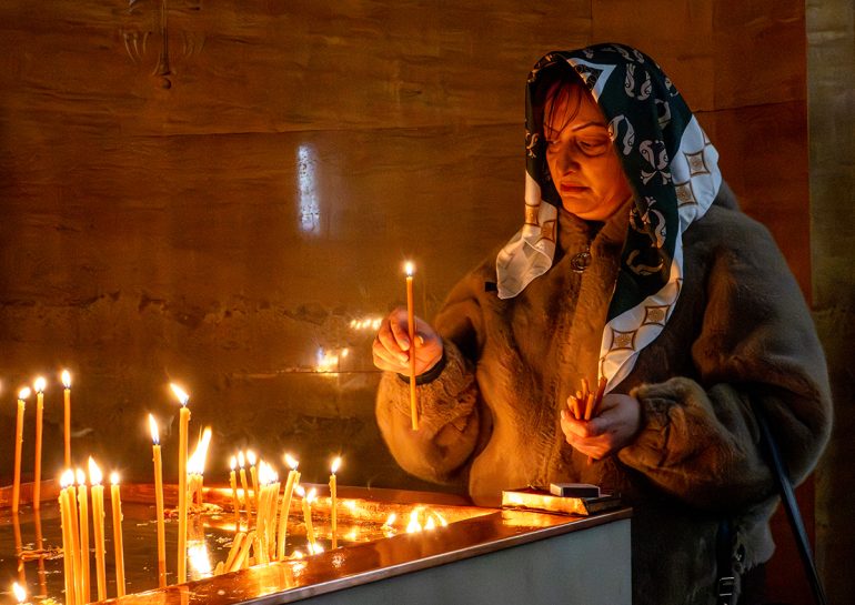 Обрели бессмертие, сохранив неугасимую любовь ко Христу: в Москве почтили память жертв геноцида армян