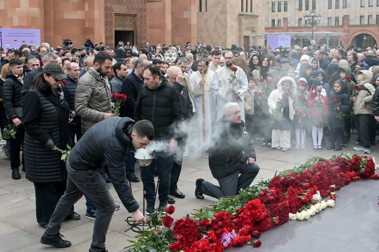 Обрели бессмертие, сохранив неугасимую любовь ко Христу: в Москве почтили память жертв геноцида армян