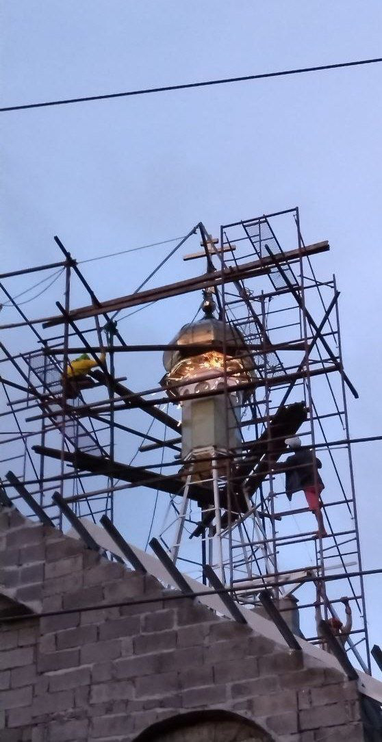 К Пасхе Христовой на строящийся русский храм апостола Фомы на Филиппинах установили купол с крестом