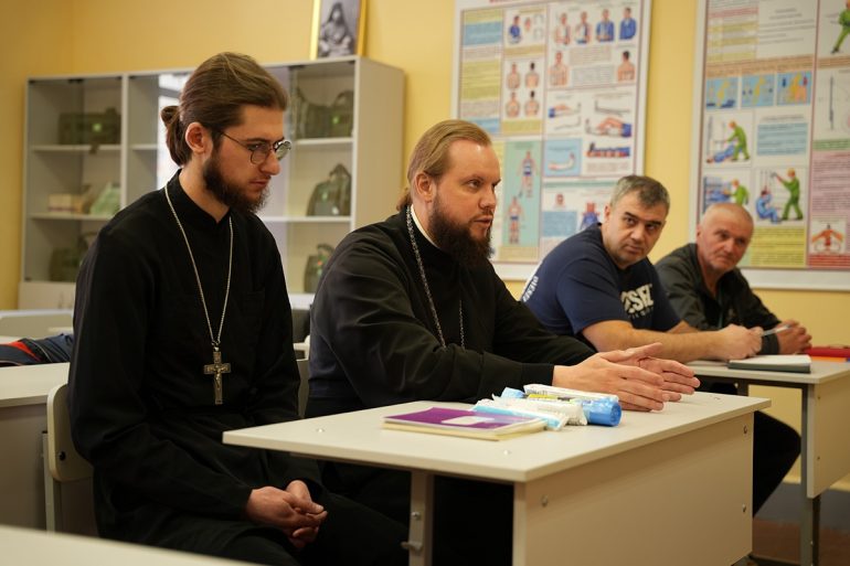 Больница святителя Алексия впервые обучила уходу за пациентами участников православного братства