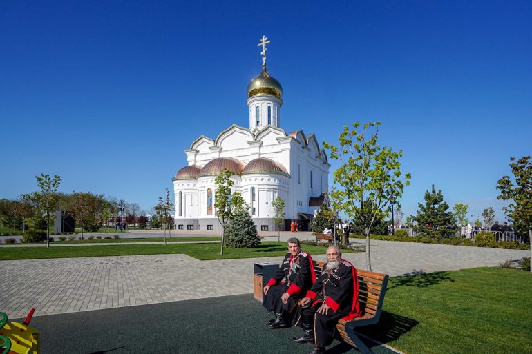 Патриарх Кирилл освятил храм в казачьей станице на Кубани