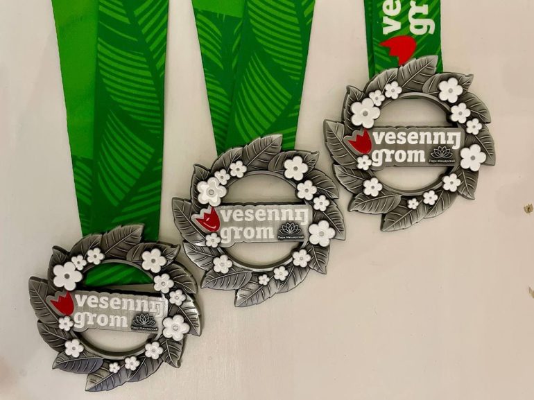 Дети и выпускники православного клуба «Пилигримия» пробежали марафон в поддержку подопечных «Домика»