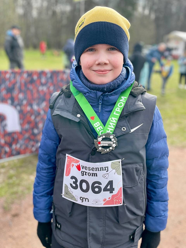 Дети и выпускники православного клуба «Пилигримия» пробежали марафон в поддержку подопечных «Домика»