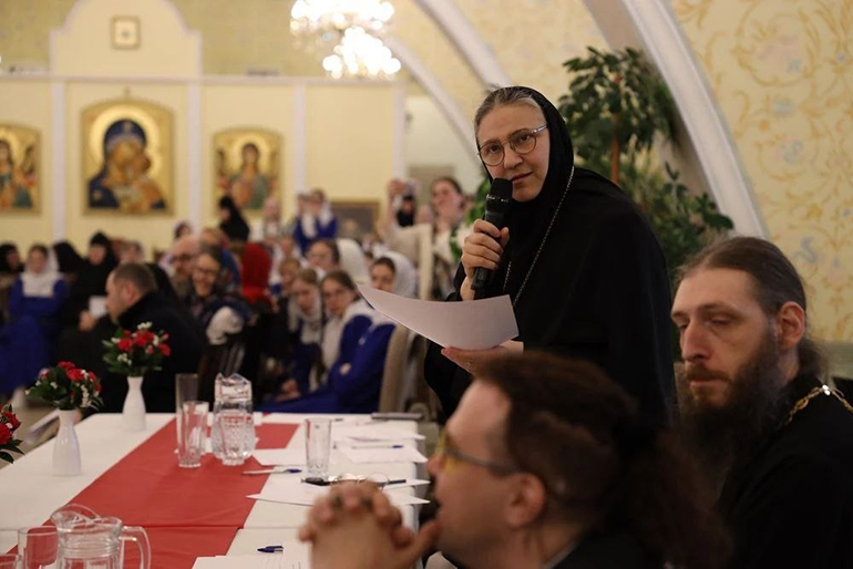 Студентки колледжа при Николо-Сольбинском монастыре посоревновались в Пасхальном конкурсе