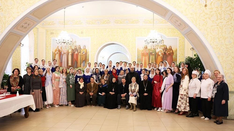 Студентки колледжа при Николо-Сольбинском монастыре посоревновались в Пасхальном конкурсе