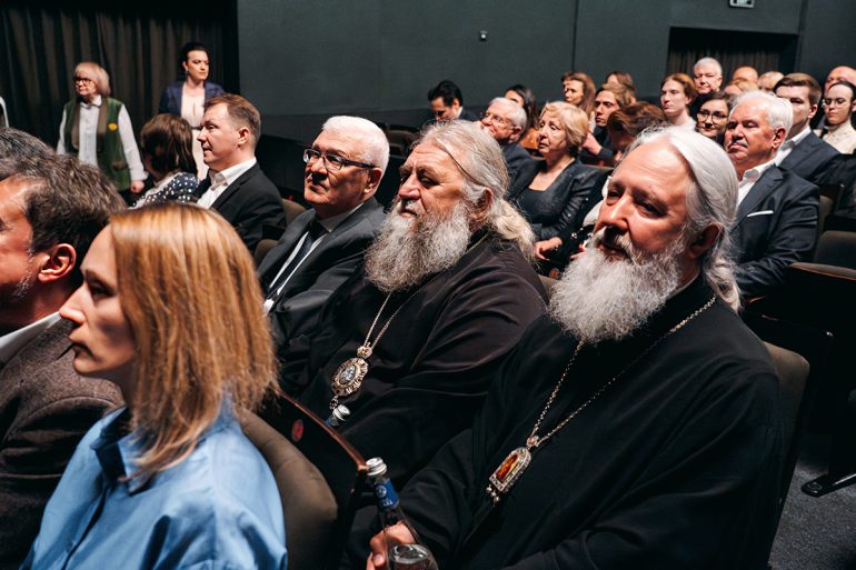 В Москве прошла премьера спектакля о меценате-монахе Иннокентии Сибирякове