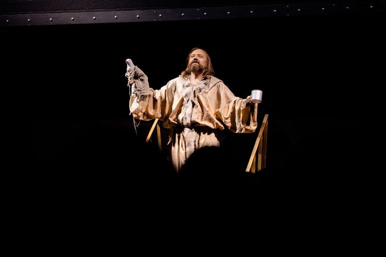 В Москве прошла премьера спектакля о меценате-монахе Иннокентии Сибирякове