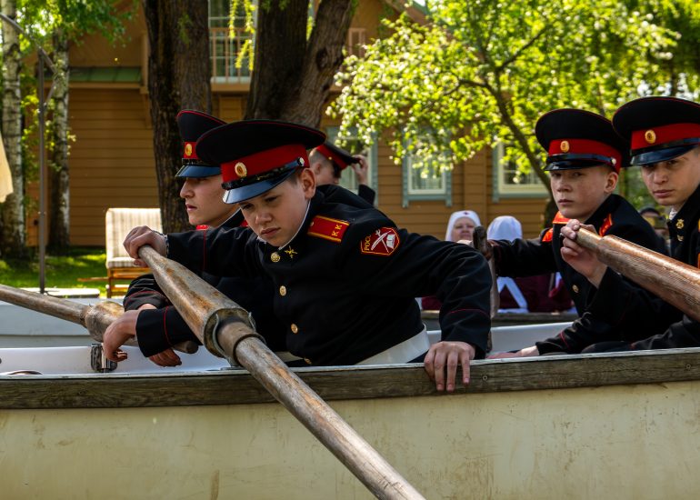 В память о чудесном спасении Евфросинии Московской и ее детей состоялся крестный ход по водам Плещеева озера