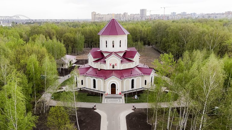 В Нижнем Новгороде освятили самый большой в России храм в стиле грузинской архитектуры и первый грузинский храм на Нижегородской земле