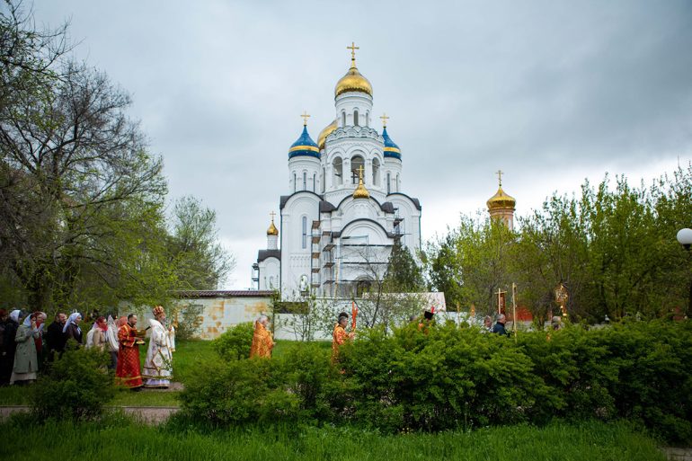 В столице Калмыкии Элисте появилась площадь 80-летия Явления Христа Спасителя