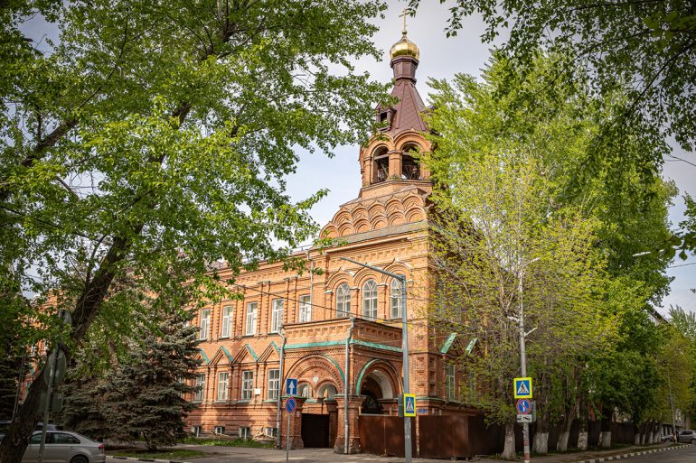 На историческое здание Симбирского духовного училища спустя век вернули купол и крест