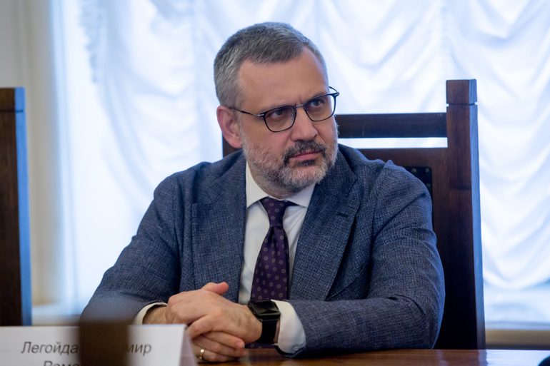 Владимир Легойда встретился с православными волонтерами из зоны конфликта