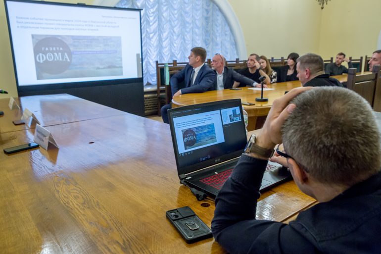 Владимир Легойда встретился с православными волонтерами из зоны конфликта