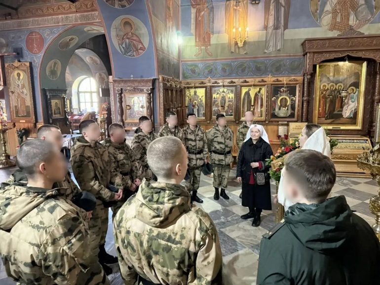 Более 4 000 солдат-срочников узнали о вере, долге и смысле службы благодаря нестандартному проекту «Сильные духом»
