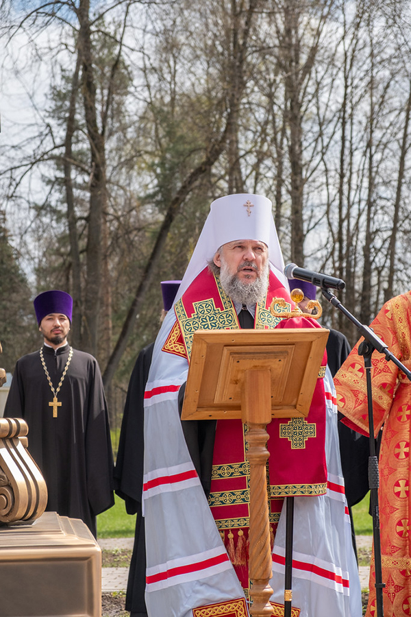 На символическом месте в Твери установили памятник царю-страстотерпцу Николаю II