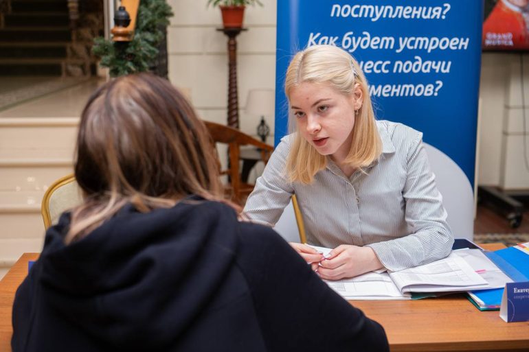 17 мая ПСТГУ приглашает на большой День открытых дверей: исполнительный директор журнала «Фома» расскажет, на кого сегодня стоит учиться!