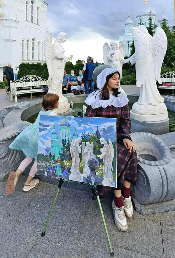 Художники из разных регионов России пишут картины в Серафимо-Дивеевском монастыре