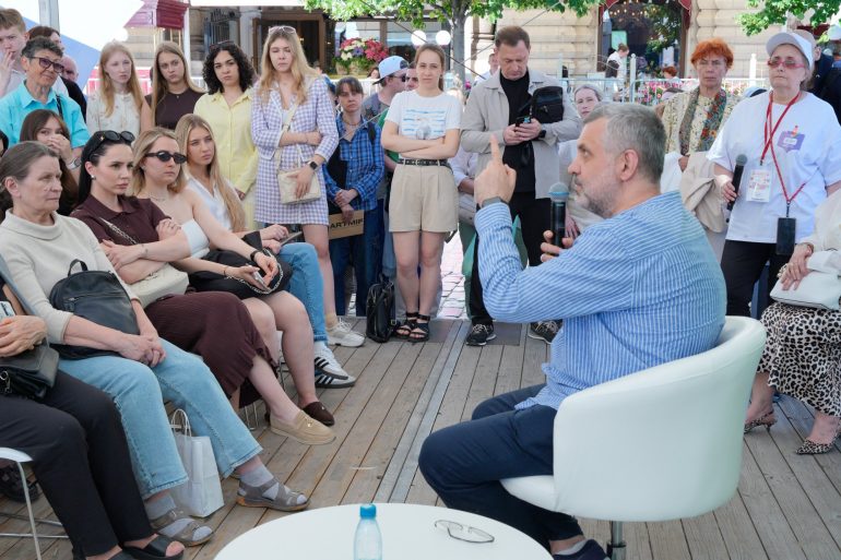 Владимир Легойда презентовал на фестивале «Красная площадь» свою третью книгу о героях программы «Парсуна»