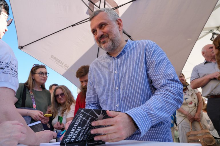 Владимир Легойда презентовал на фестивале «Красная площадь» свою третью книгу о героях программы «Парсуна»