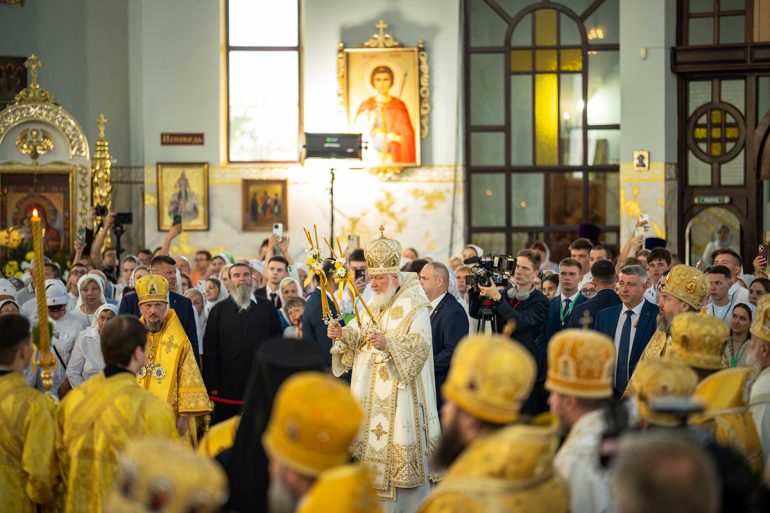 Патриарх Кирилл на двух богослужениях в Бресте помолился обо всех павших в Великую Отечественную войну