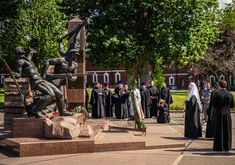Патриарх Кирилл на двух богослужениях в Бресте помолился обо всех павших в Великую Отечественную войну